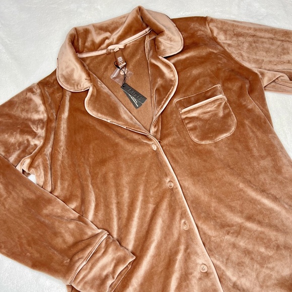 Skims Lounge Button Up - Picture 1 of 4